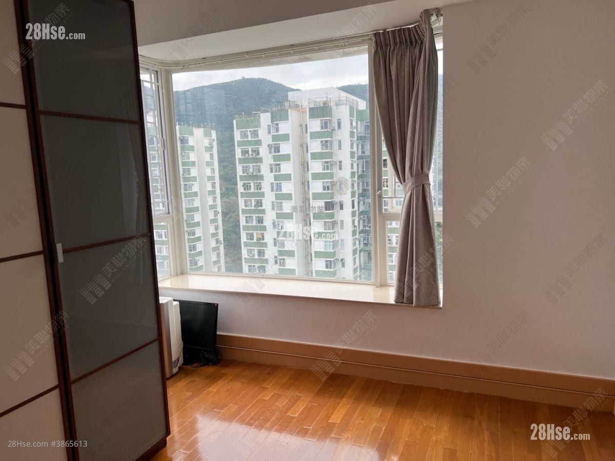 The Orchards Sell 3 Bedrooms , 2 Bathrooms 896 ft²