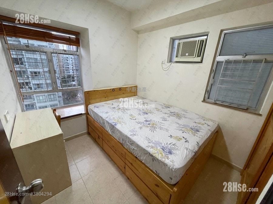 Kin Fai Building Sell 2 Bedrooms 344 ft²