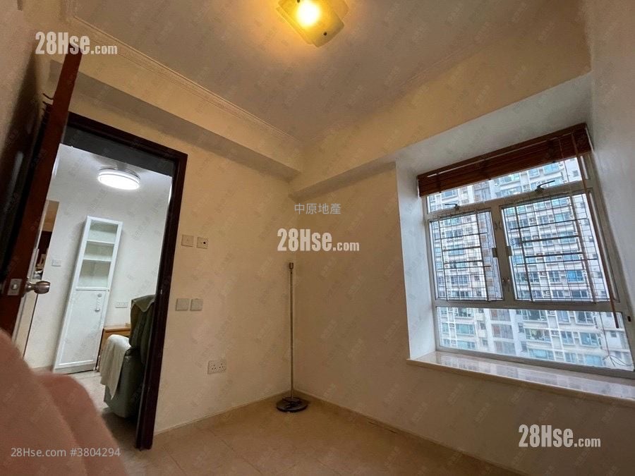 Kin Fai Building Sell 2 Bedrooms 344 ft²