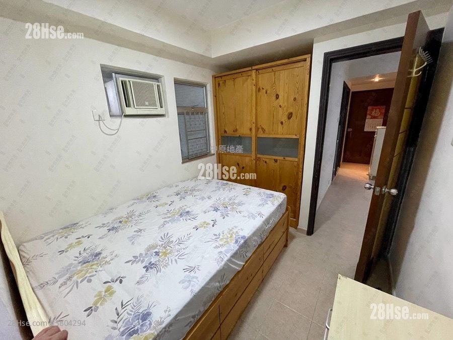 Kin Fai Building Sell 2 Bedrooms 344 ft²