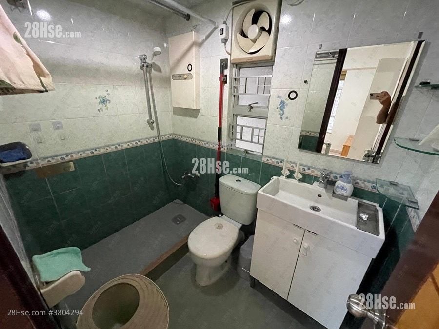 Kin Fai Building Sell 2 Bedrooms 344 ft²