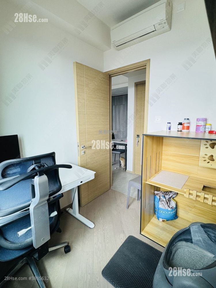 The Yoho Hub Sell 2 Bedrooms , 1 Bathroom 490 ft²