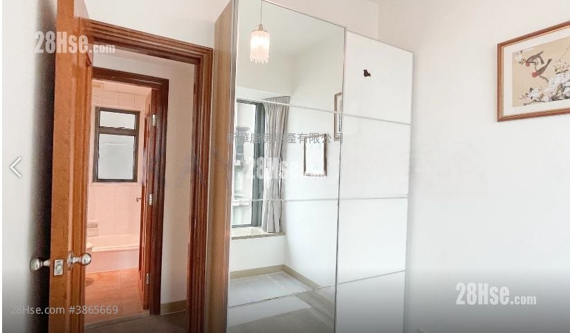 Palatial Crest Rental 3 Bedrooms , 2 Bathrooms 787 ft²