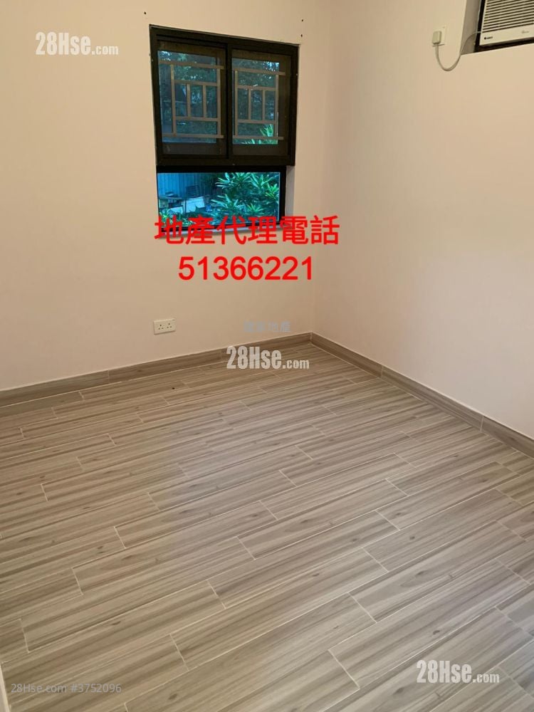 村屋 租盘 2 房 , 2 浴室 700 平方尺