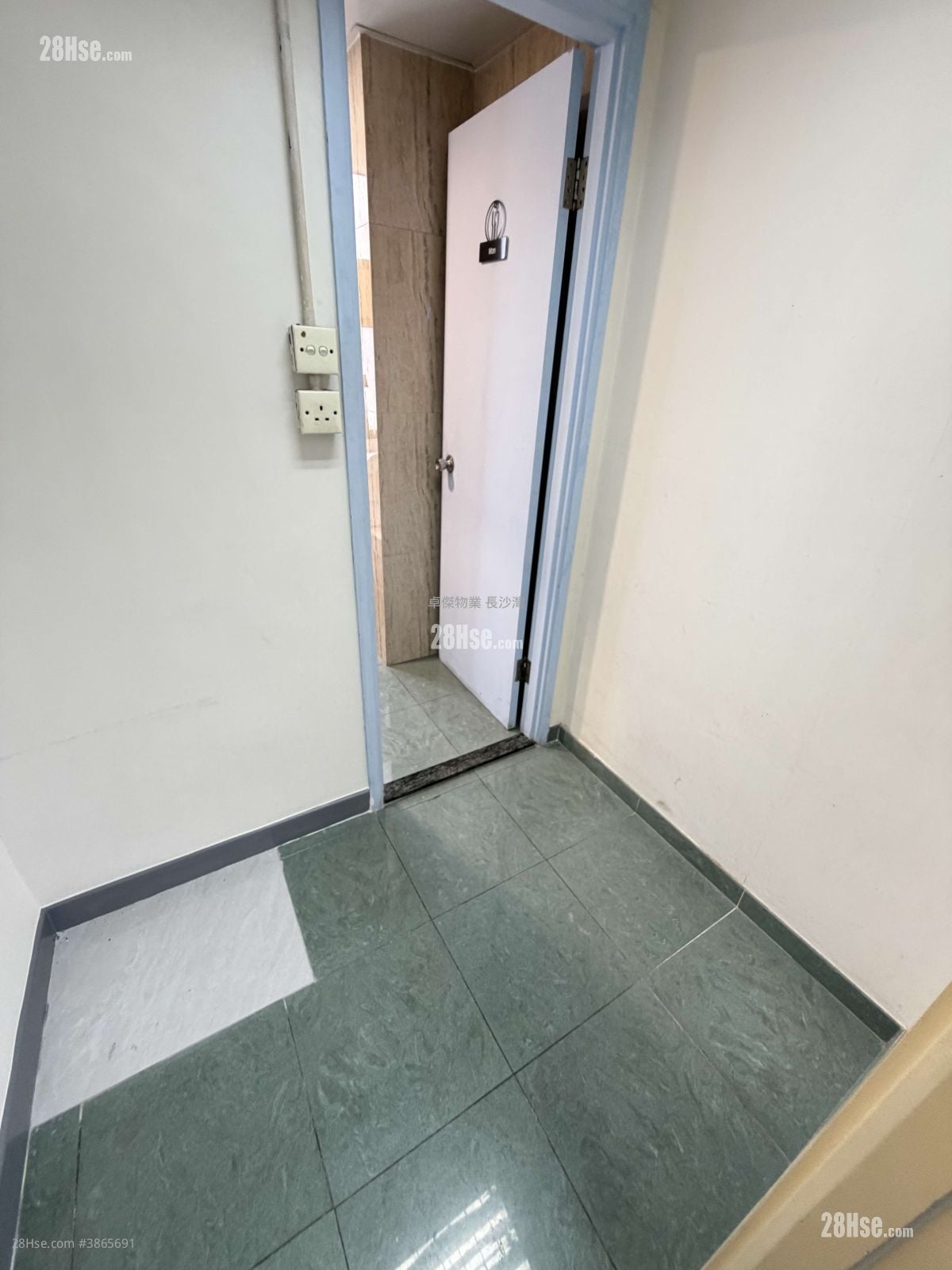 Siu Wai Industrial Centre Rental 818 ft²
