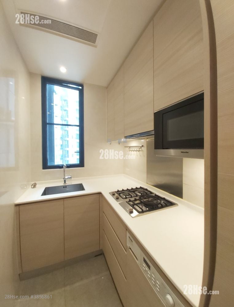 Mantin Heights Rental 3 Bedrooms , 1 Bathroom 689 ft²