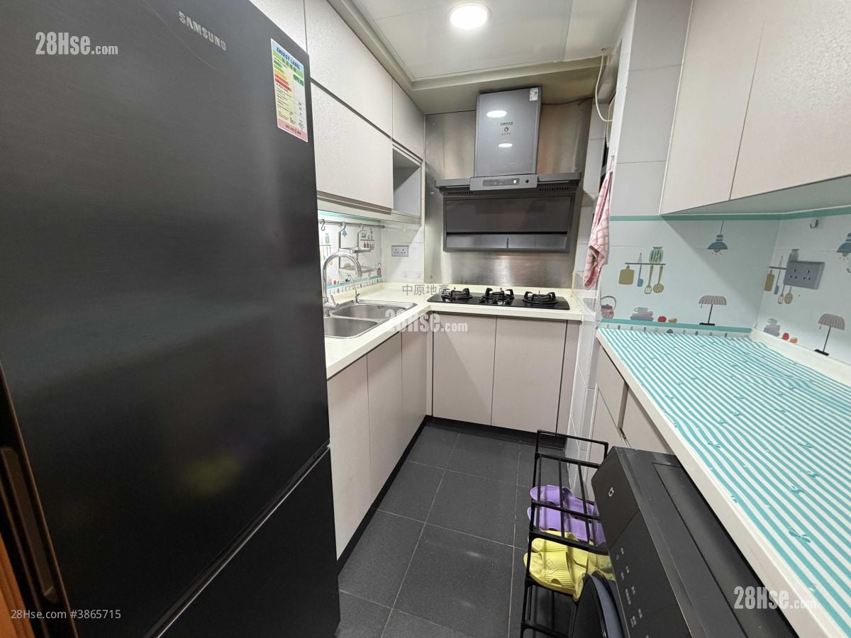kitchen: Beneville Rental 3 Bedrooms , 2 Bathrooms 614 ft²