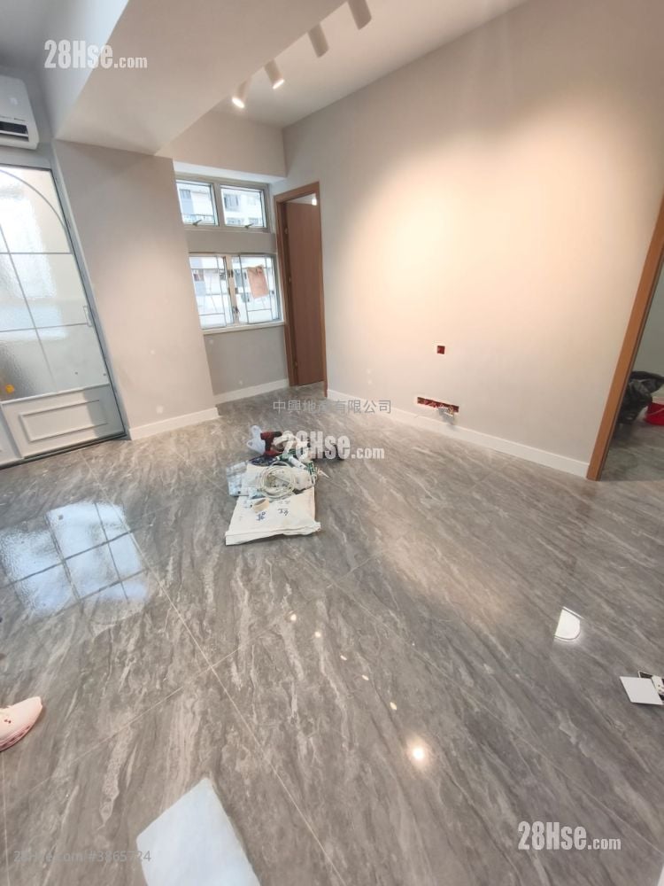 Ka Woo Building Sell 3 Bedrooms , 1 Bathroom 473 ft²