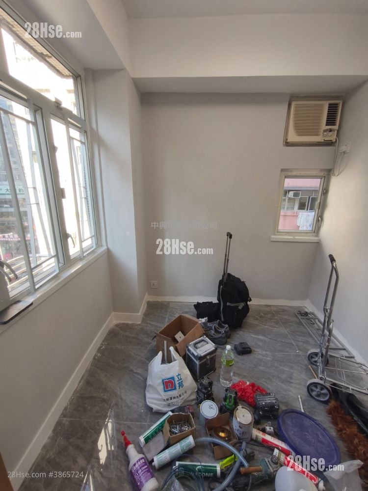 Ka Woo Building Sell 3 Bedrooms , 1 Bathroom 473 ft²