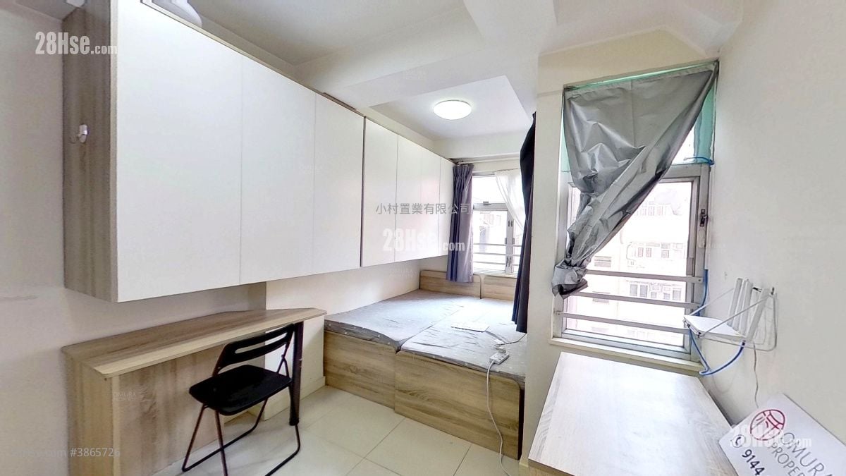 living room: Elegance Court Rental Studio , 1 Bathroom 220 ft²