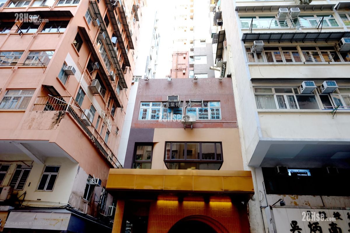 building outlook: Elegance Court Rental Studio , 1 Bathroom 220 ft²