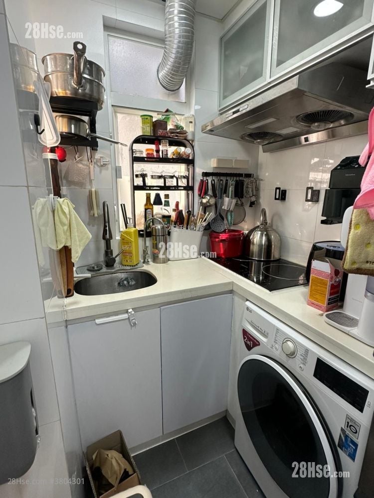 Yen Lok Building Sell 2 Bedrooms , 1 Bathroom 290 ft²