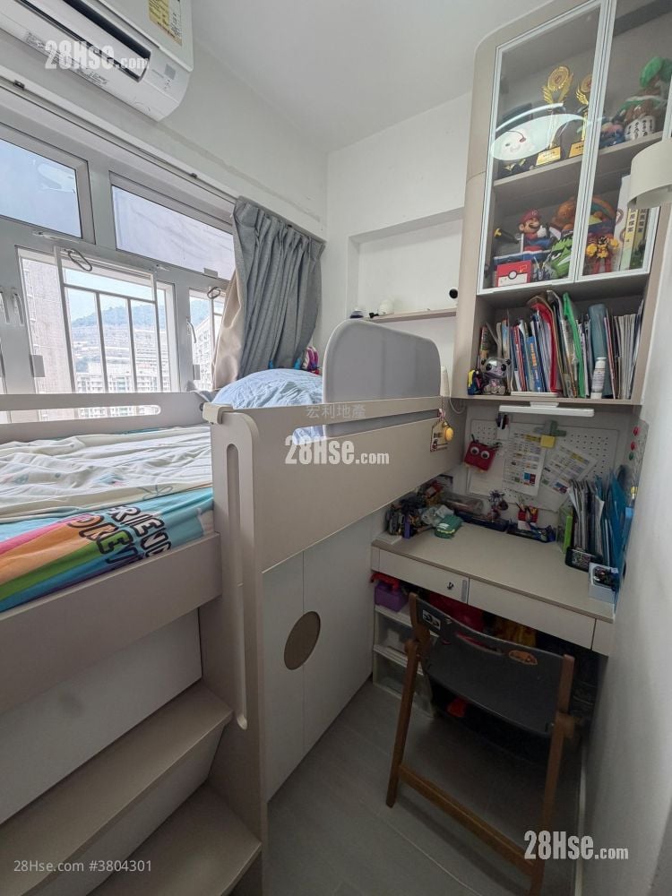 Yen Lok Building Sell 2 Bedrooms , 1 Bathroom 290 ft²