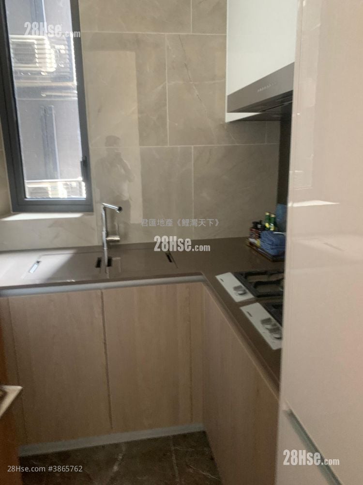 Maya Sell 3 Bedrooms , 2 Bathrooms 716 ft²