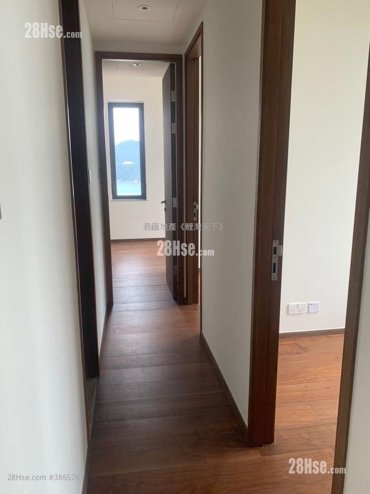 Maya Sell 3 Bedrooms , 2 Bathrooms 716 ft²