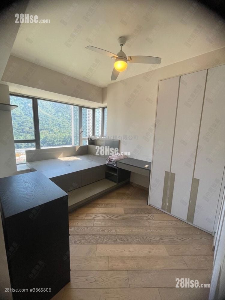 The Visionary Rental 4 Bedrooms , 2 Bathrooms 945 ft²