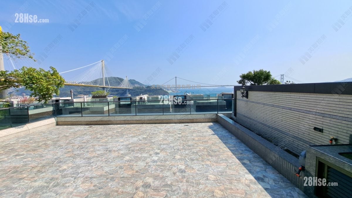 Deauville Sell 4 Bedrooms 2,431 ft²