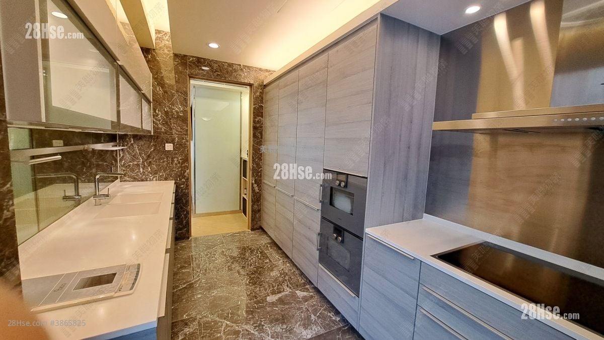 Deauville Sell 4 Bedrooms 2,431 ft²