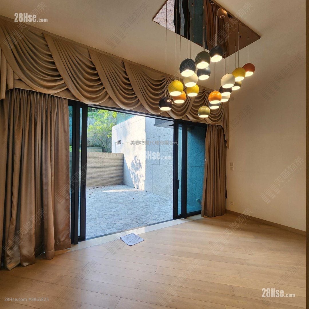 Deauville Sell 4 Bedrooms 2,431 ft²