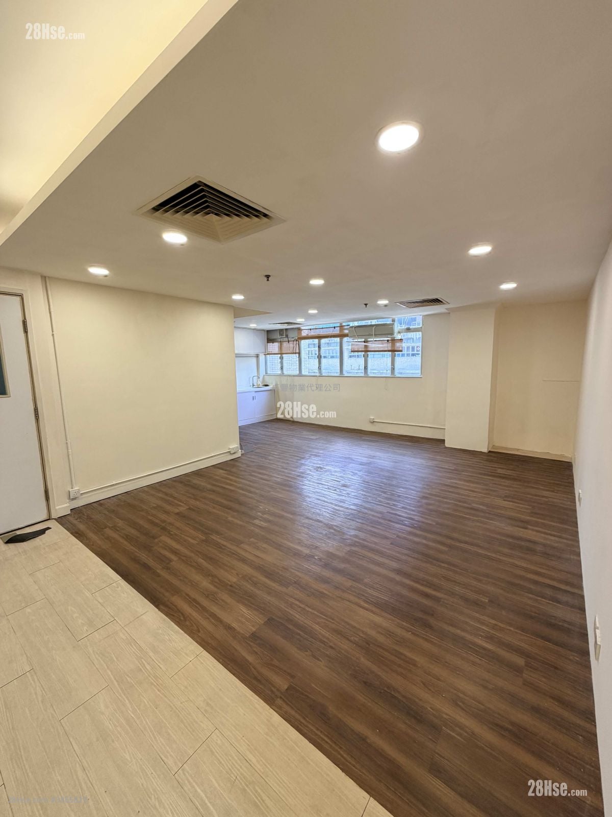 Sun Cheong Industrial Building Rental 1 Bedroom 1,050 ft²