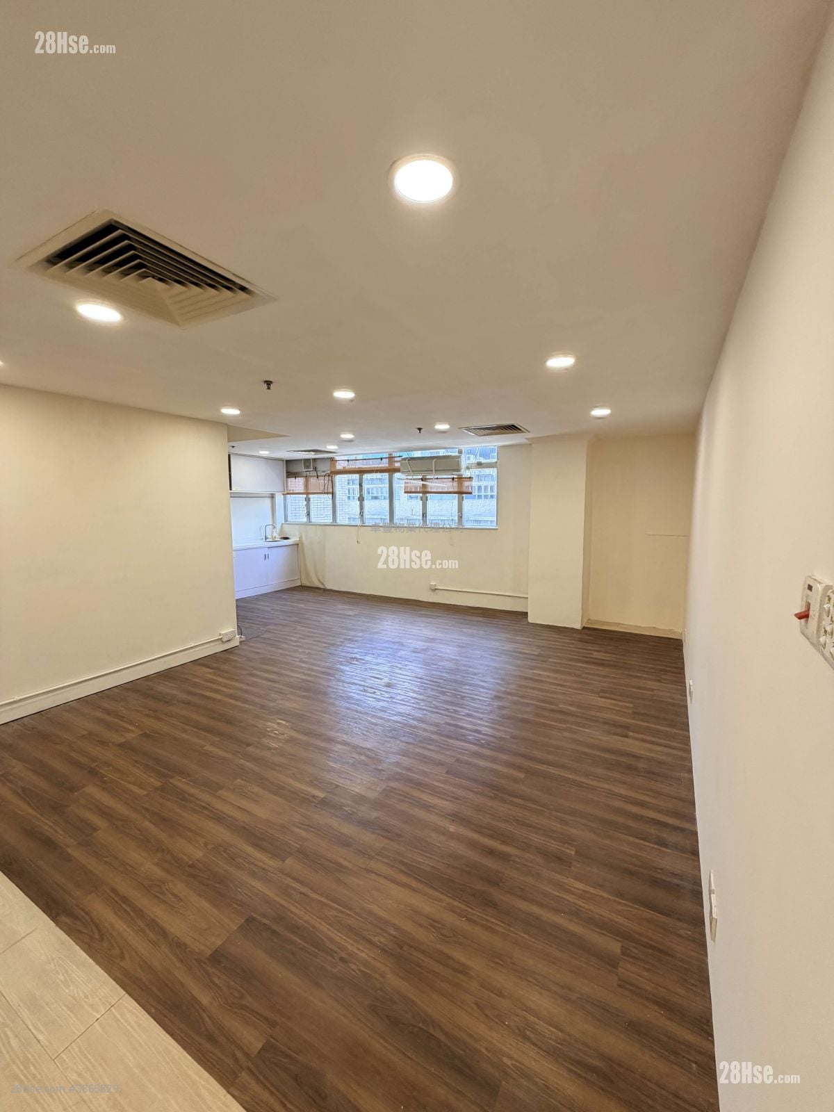 Sun Cheong Industrial Building Rental 1 Bedroom 1,050 ft²