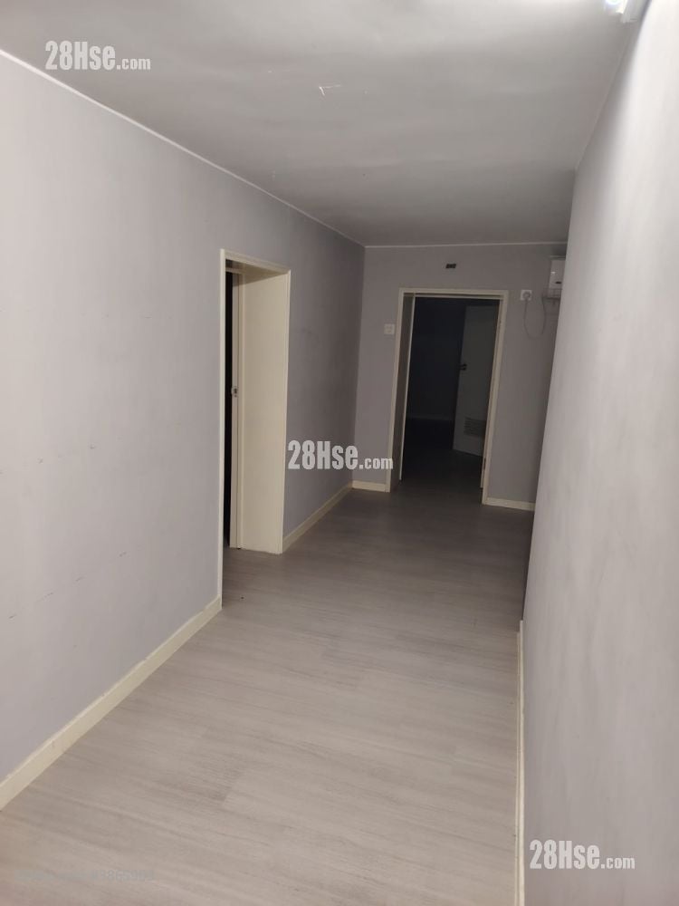 Hung Wan Building Sell