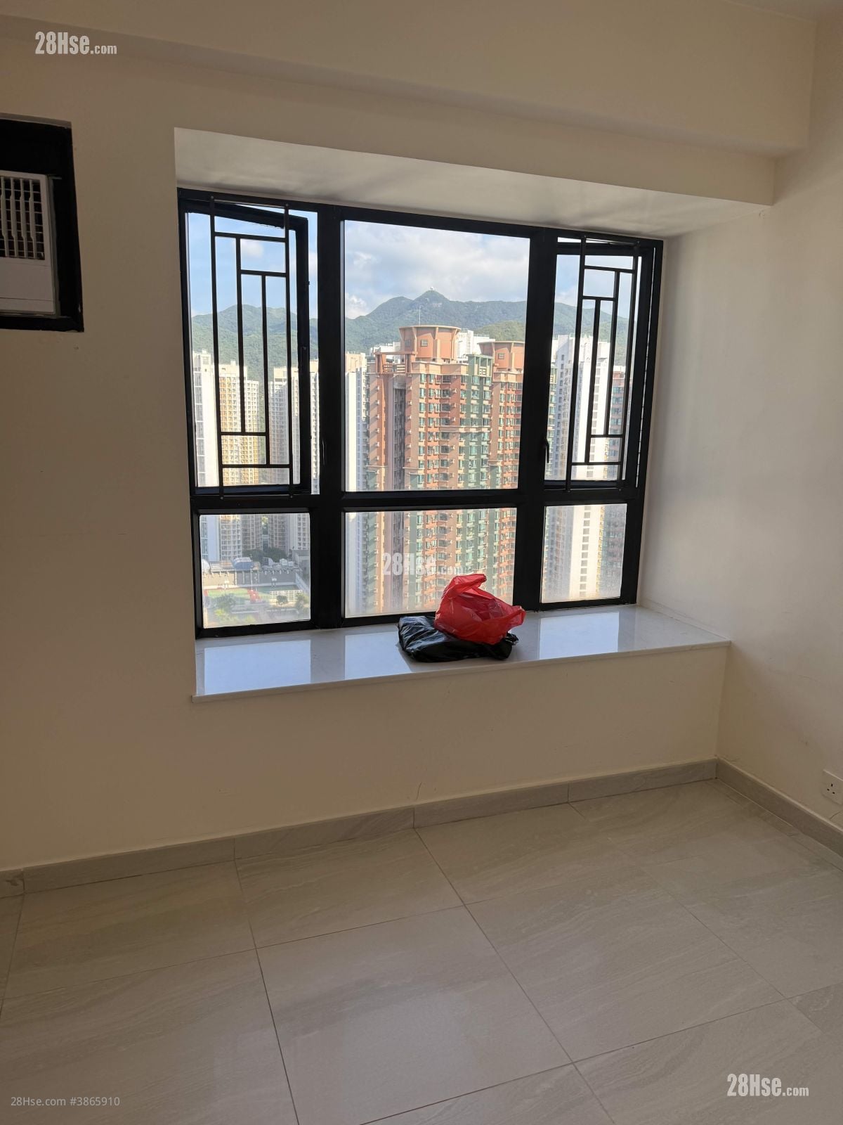 Sunshine Grove Sell 2 Bedrooms , 1 Bathroom 477 ft²