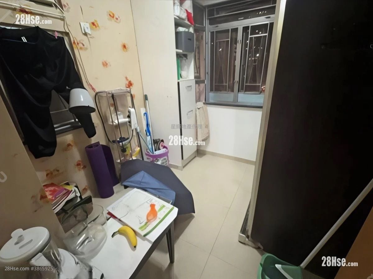 其它: 富麗花園昌華閣兩房售438萬。