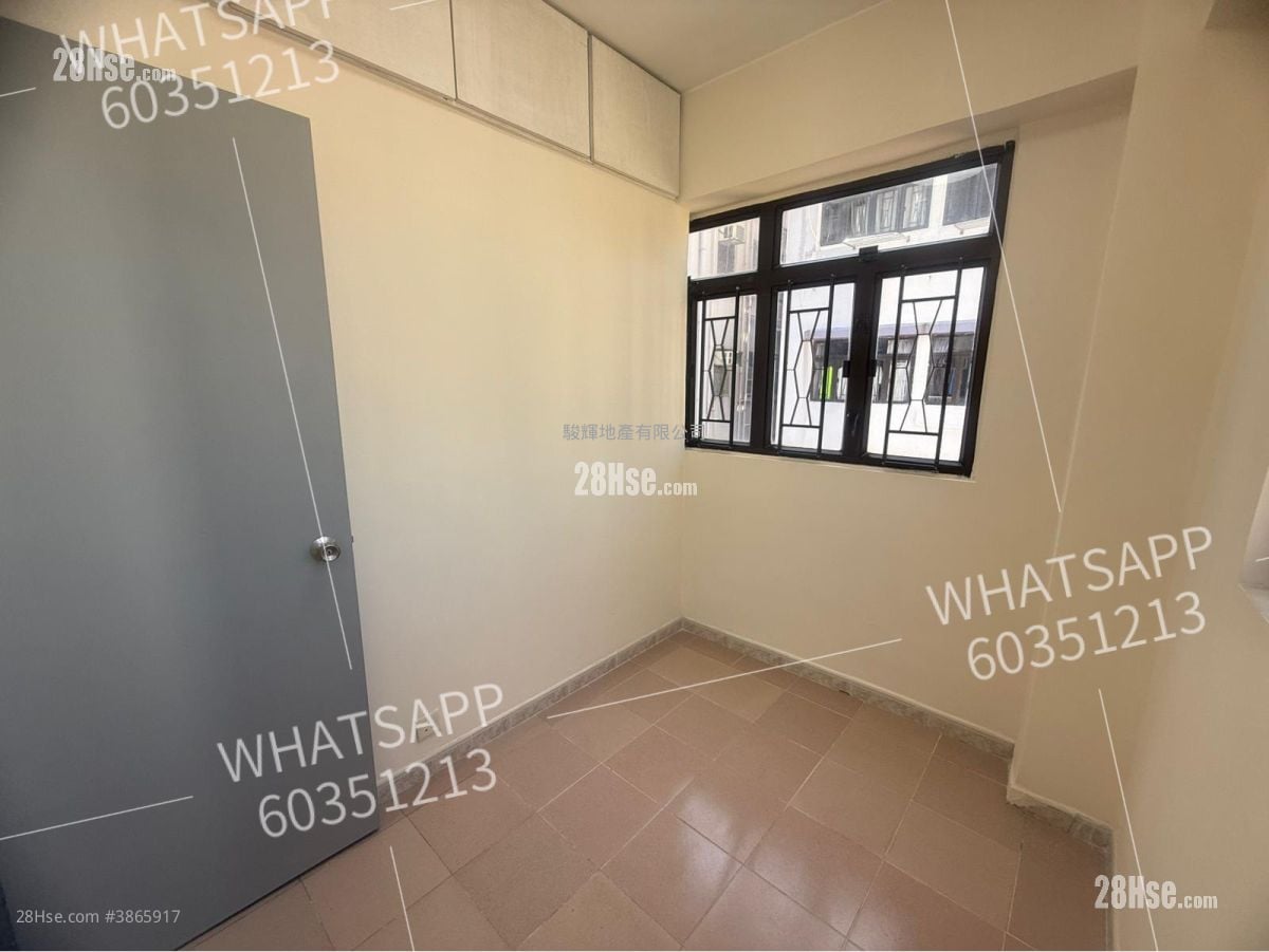 bedroom 1: Kam Wah Building Rental 3 Bedrooms , 1 Bathroom 414 ft²