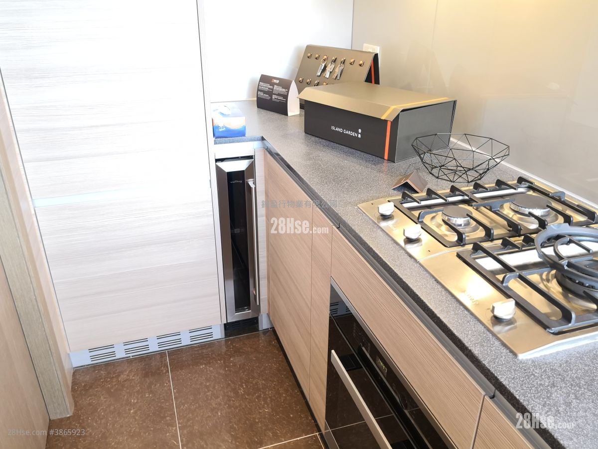 Island Garden Rental 3 Bedrooms , 2 Bathrooms 862 ft²