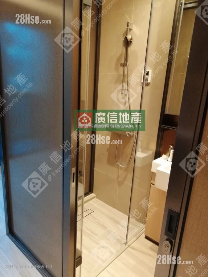 Aquila Square Mile Rental Studio , 1 Bathroom 193 ft²