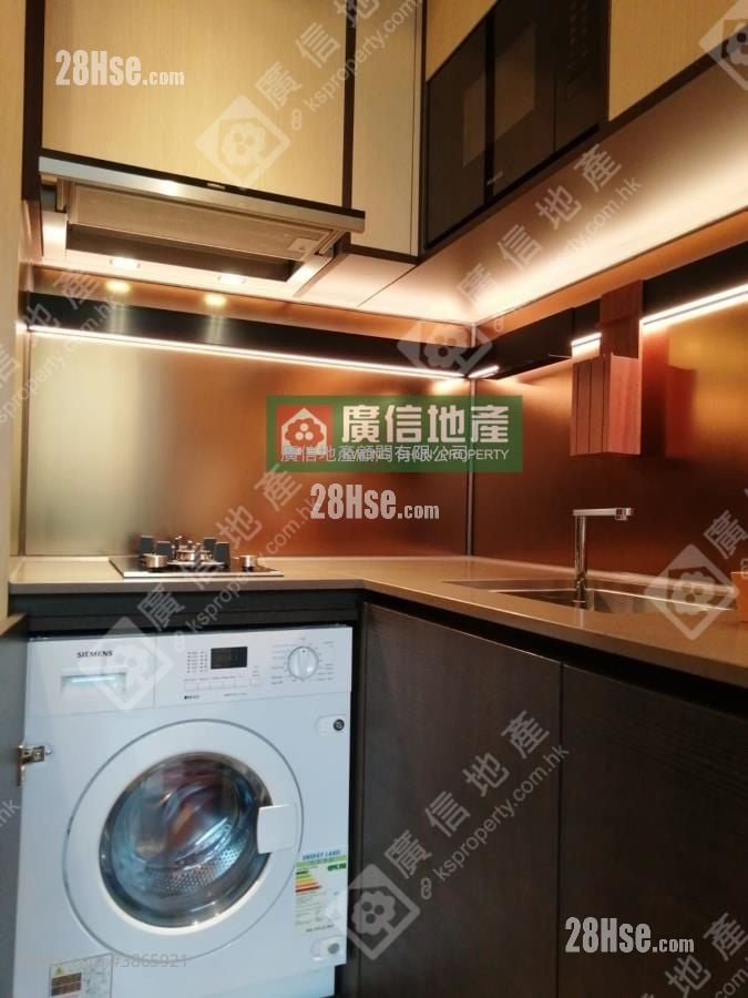 Aquila Square Mile Rental Studio , 1 Bathroom 193 ft²
