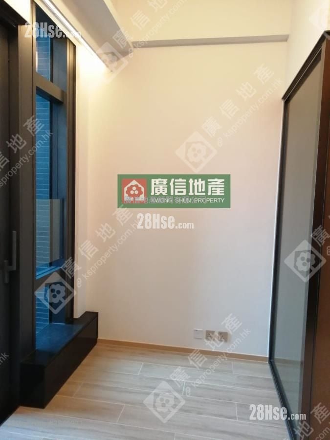 Aquila Square Mile Rental Studio , 1 Bathroom 193 ft²