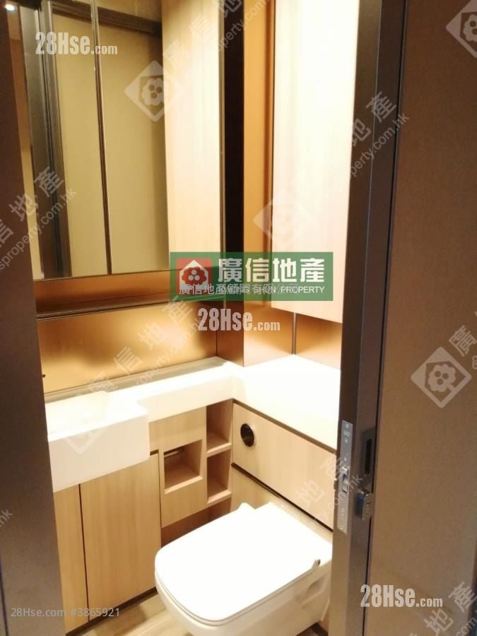 Aquila Square Mile Rental Studio , 1 Bathroom 193 ft²