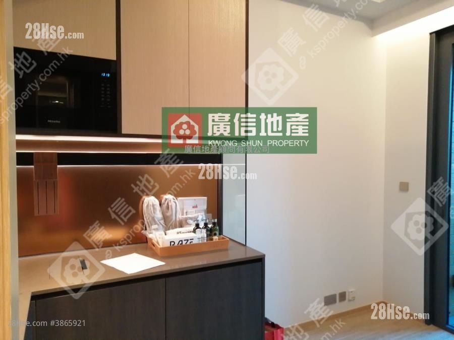 Aquila Square Mile Rental Studio , 1 Bathroom 193 ft²