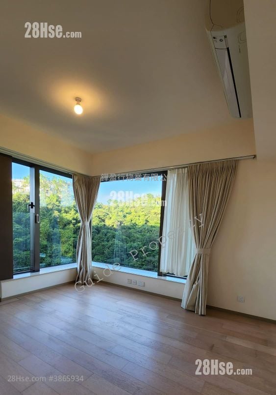Island Garden Sell 4 Bedrooms , 3 Bathrooms 1,055 ft²