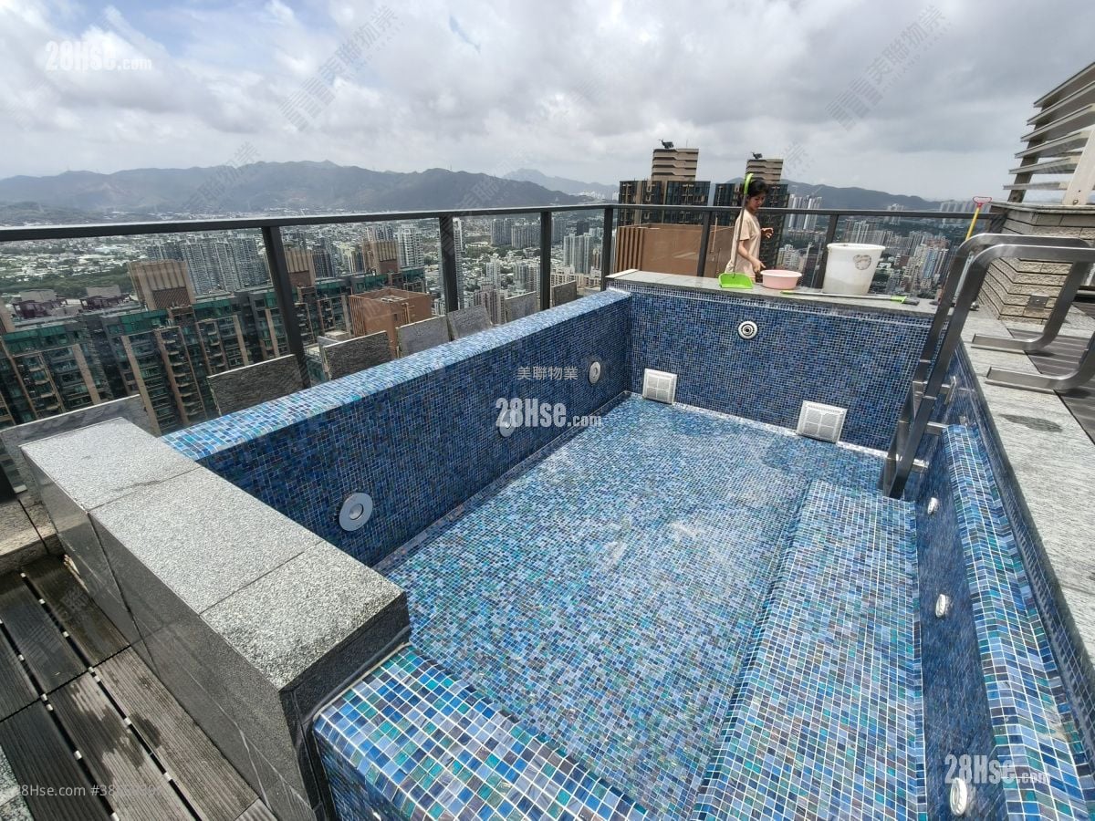 rooftoop: Grand Yoho Sell 5+ Bedrooms , 4 Bathrooms 2,038 ft²