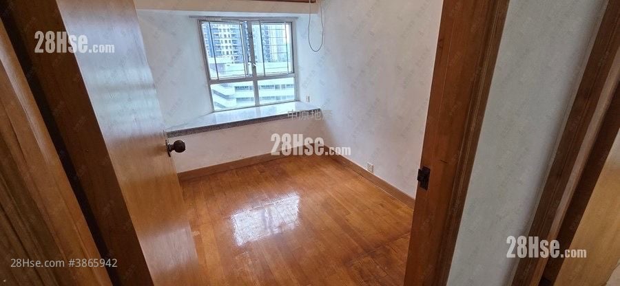 Kingswood Villas Sell 2 Bedrooms 442 ft²