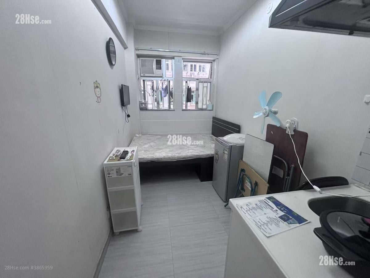Man Fai Building Rental Studio , 1 Bathroom 120 ft²