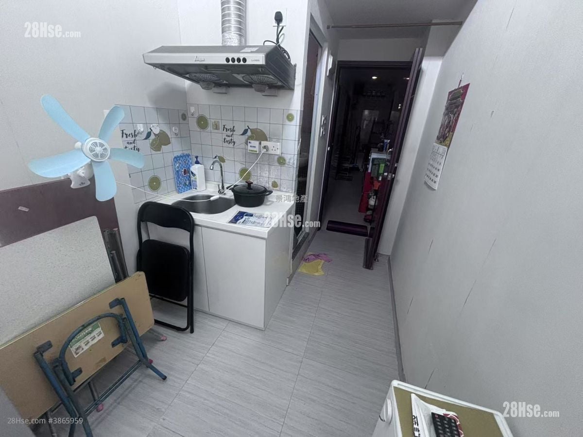 Man Fai Building Rental Studio , 1 Bathroom 120 ft²