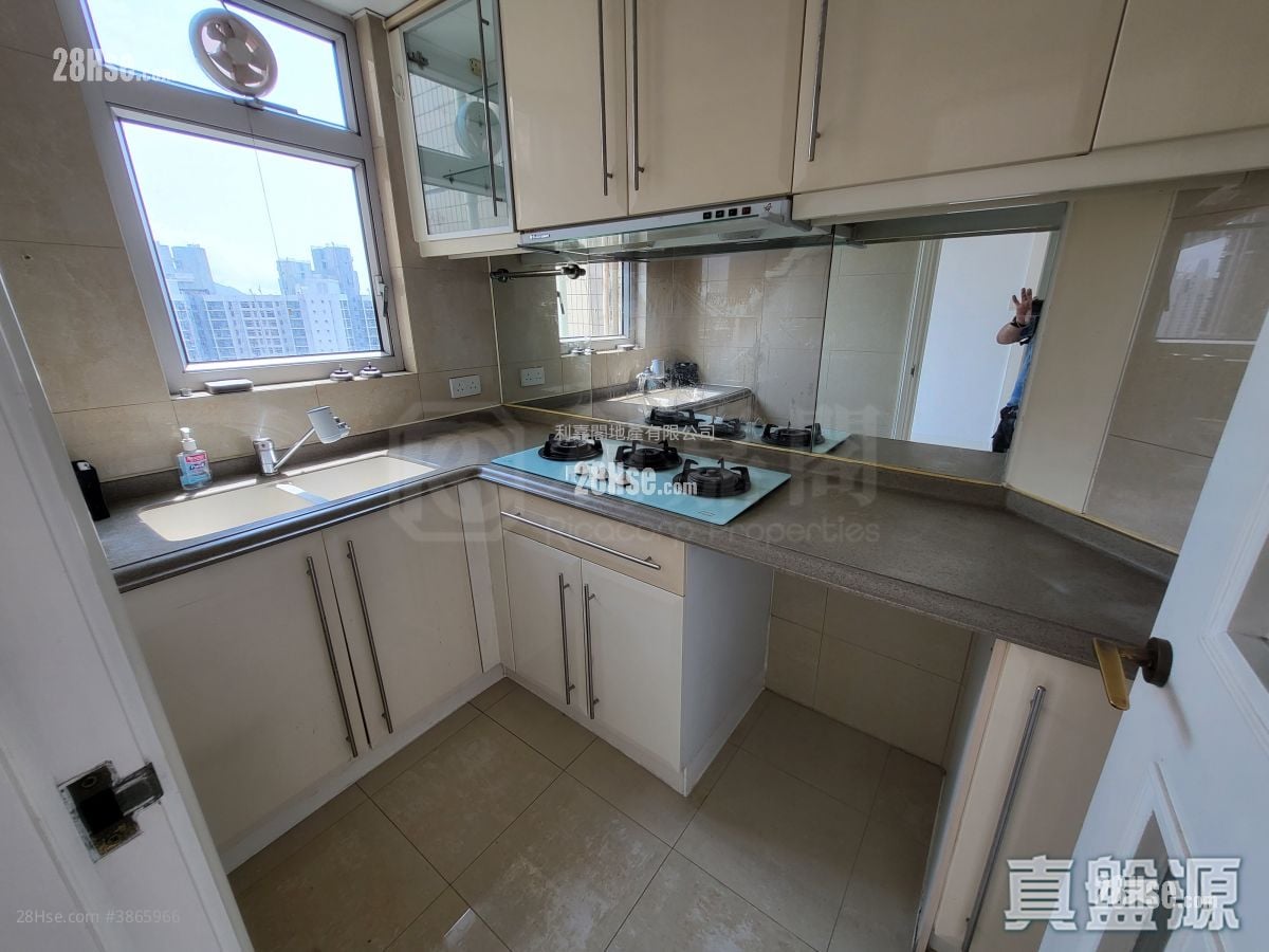 Banyan Garden Rental 2 Bedrooms , 1 Bathroom 493 ft²