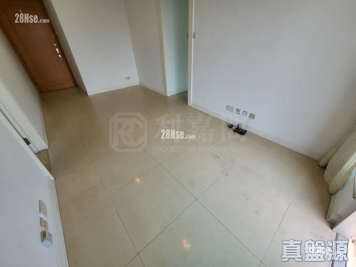 Banyan Garden Rental 2 Bedrooms , 1 Bathroom 493 ft²