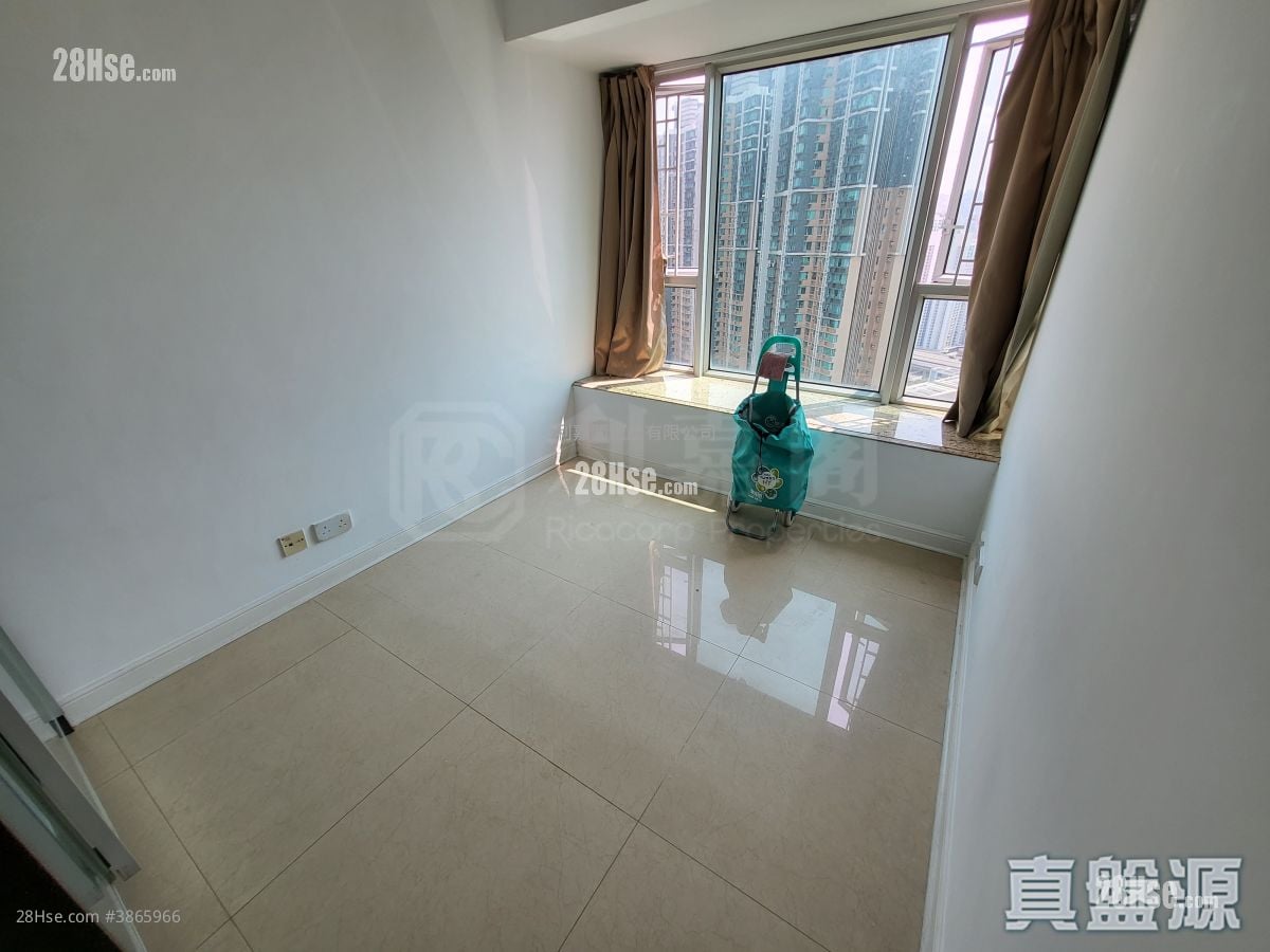 Banyan Garden Rental 2 Bedrooms , 1 Bathroom 493 ft²