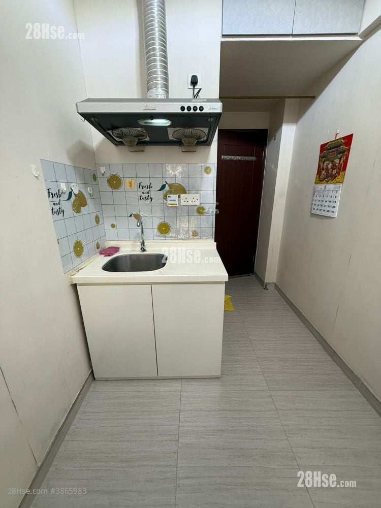 Man Fai Building Rental 1 Bathroom 160 ft²
