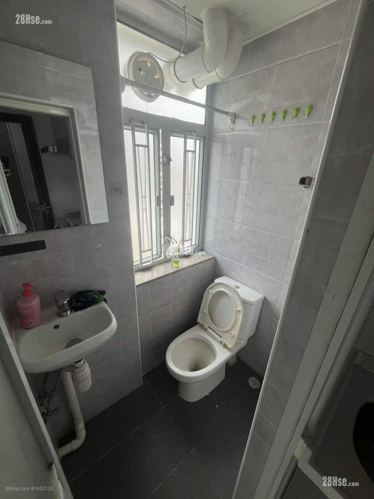 Cheuk Ming Mansion Rental 145 ft²