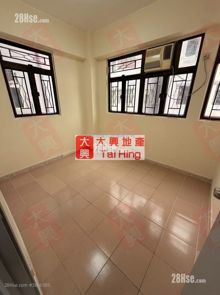 Kam Wah Building Rental 3 Bedrooms , 1 Bathroom 414 ft²