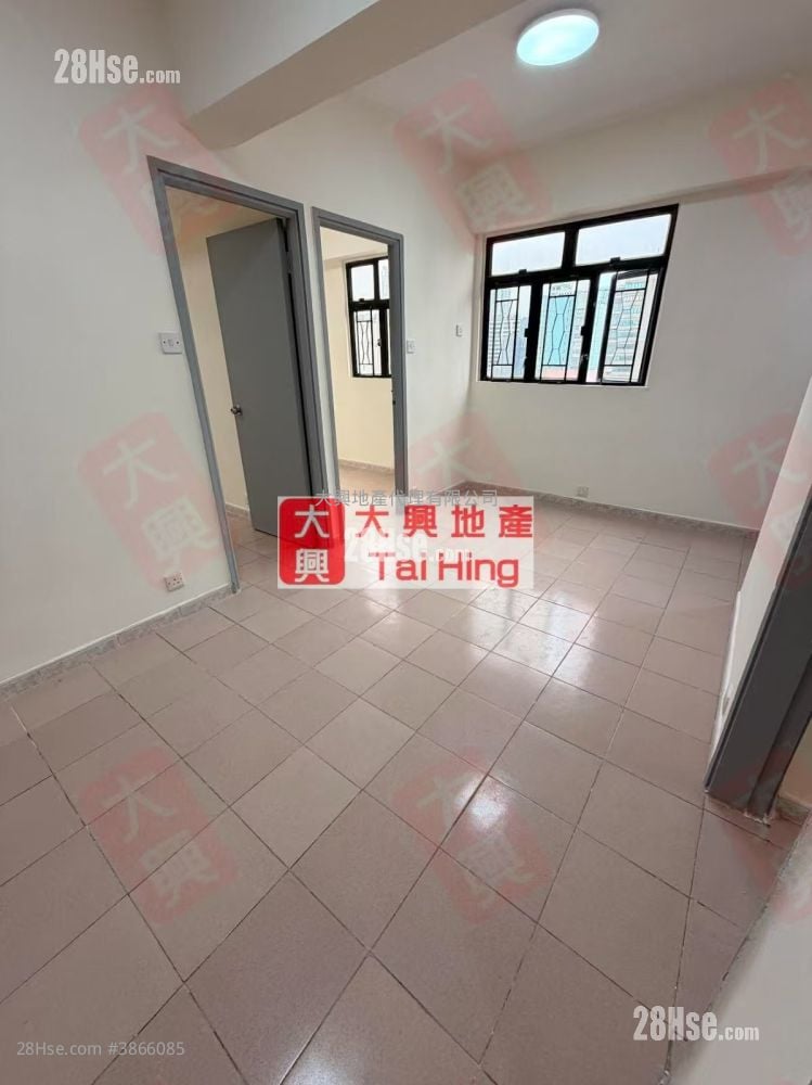Kam Wah Building Rental 3 Bedrooms , 1 Bathroom 414 ft²