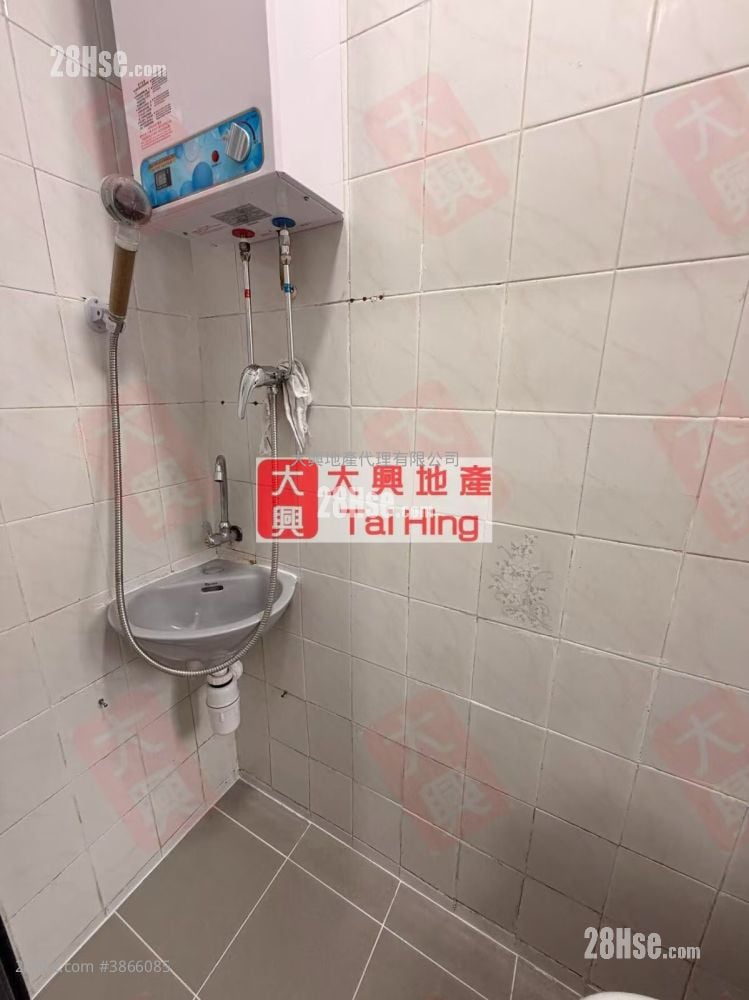 Kam Wah Building Rental 3 Bedrooms , 1 Bathroom 414 ft²