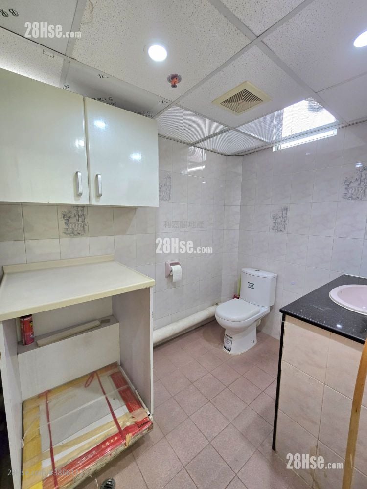 Kwong Kin Trade Centre Rental 2 Bedrooms , 1 Toilet
