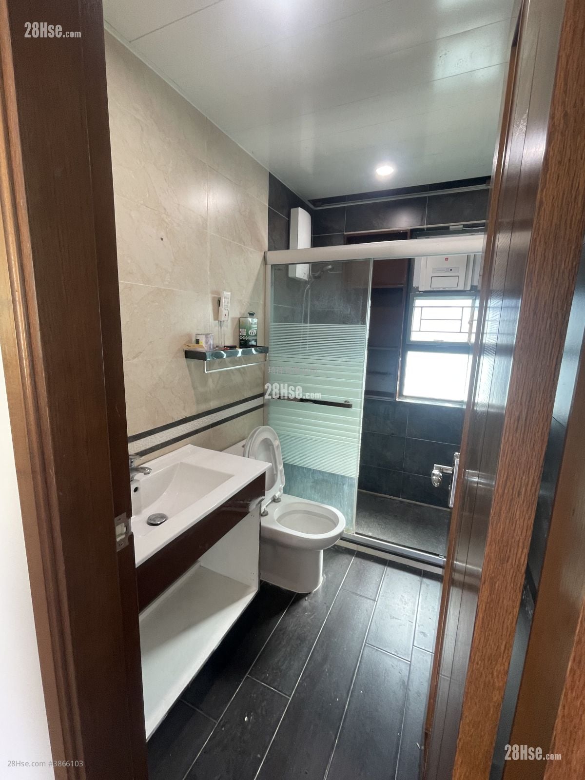 Village Rental 3 Bedrooms , 1 Bathroom 700 ft²